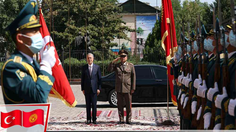 Milli Savunma Bakanı Hulusi Akar Kırgızistan Savunma Bakanı ile görüştü