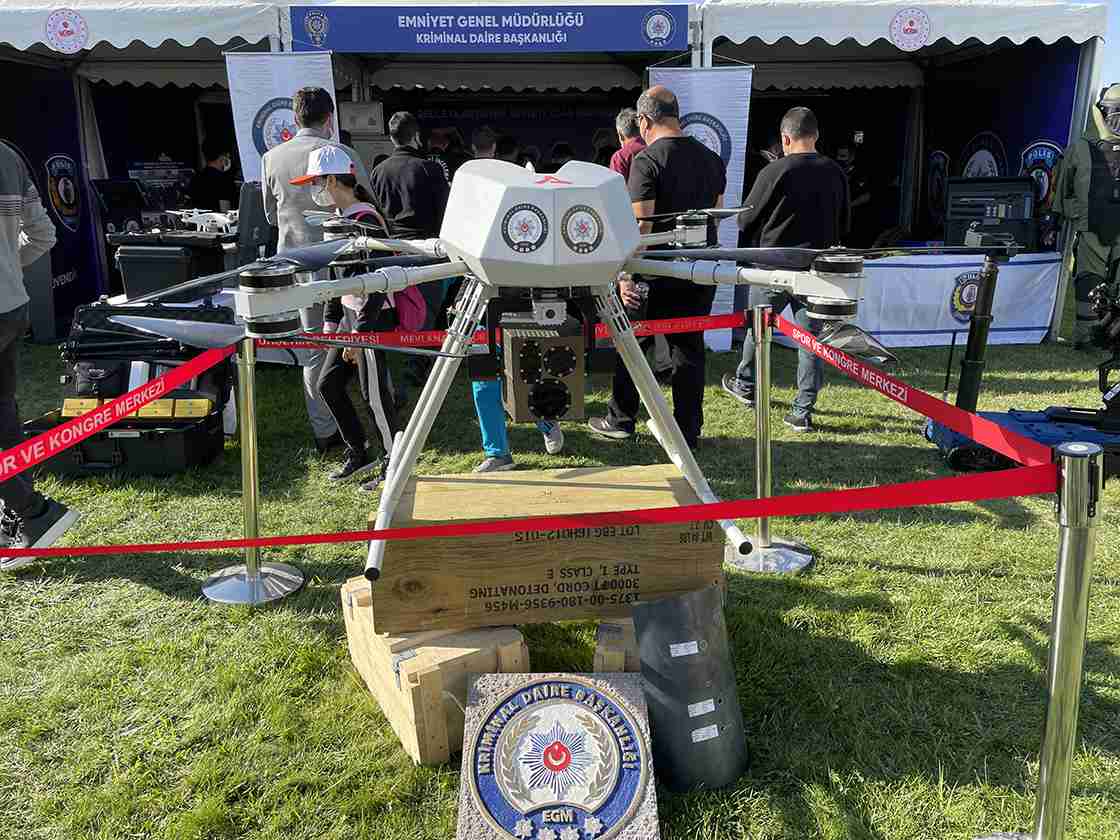 Dünyanın ilk lazer silahlı dronu "Eren", 8. Konya Bilim Festivali'nde
