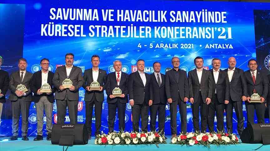 Türk savunma sanayiinin ihracat şampiyonları ödüllendirildi
