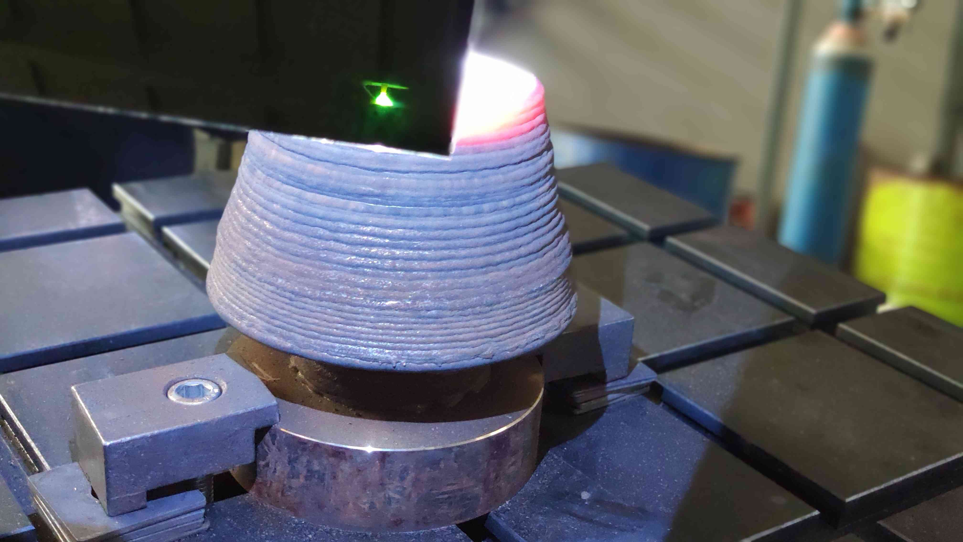 Yerli 3D metal yazıcıyla 1x1x1.5 metre ebadında metal baskı yapılıyor
