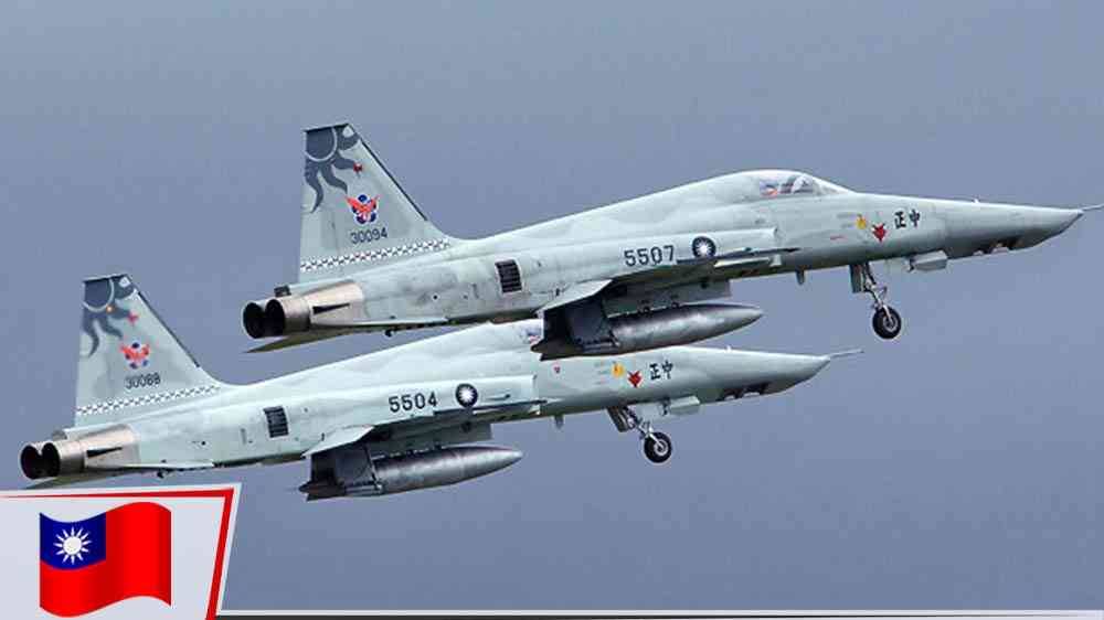 Tayvan'da iki F-5E havada çarpıştı