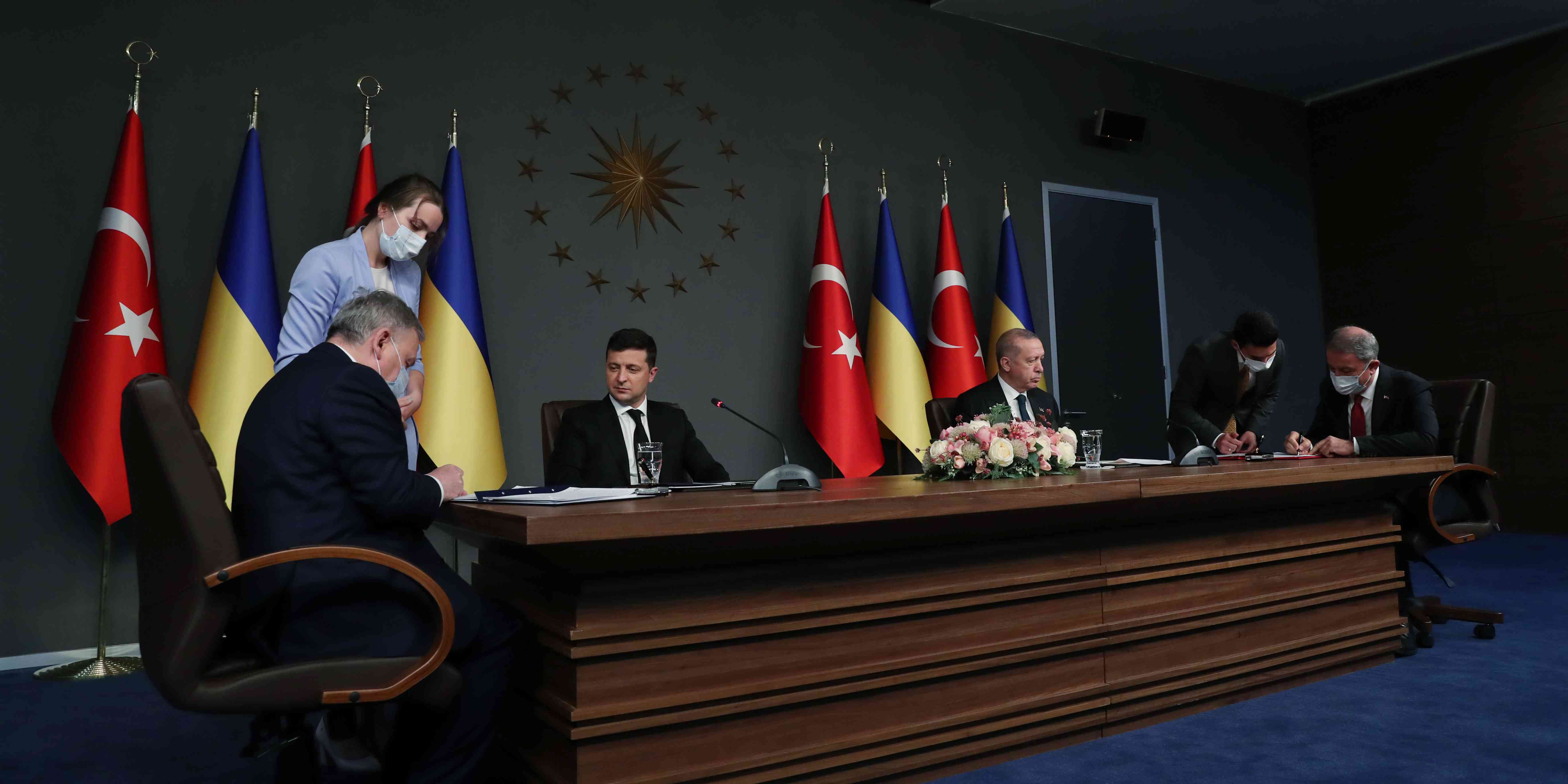 Cumhurbaşkanı Erdoğan, Ukrayna Devlet Başkanı Zelenskiy ile ortak basın açıklaması düzenledi
