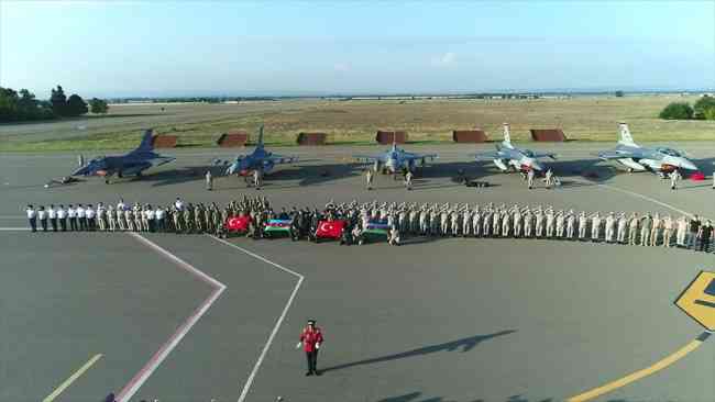Büyük Türkiye-Azerbaycan Tatbikatı için Türk F-16'ları Azerbaycan'da