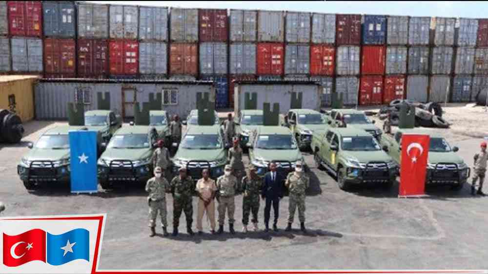 Türkiye'den Somali'ye 12 zırhlı askeri araç desteği