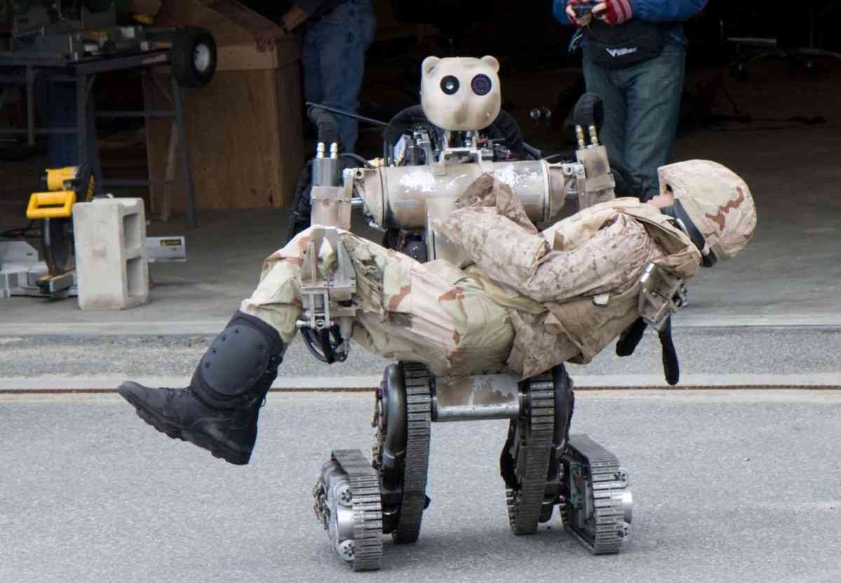 Bilim kurgu sahnesinden savaş alanına askeri robotlar