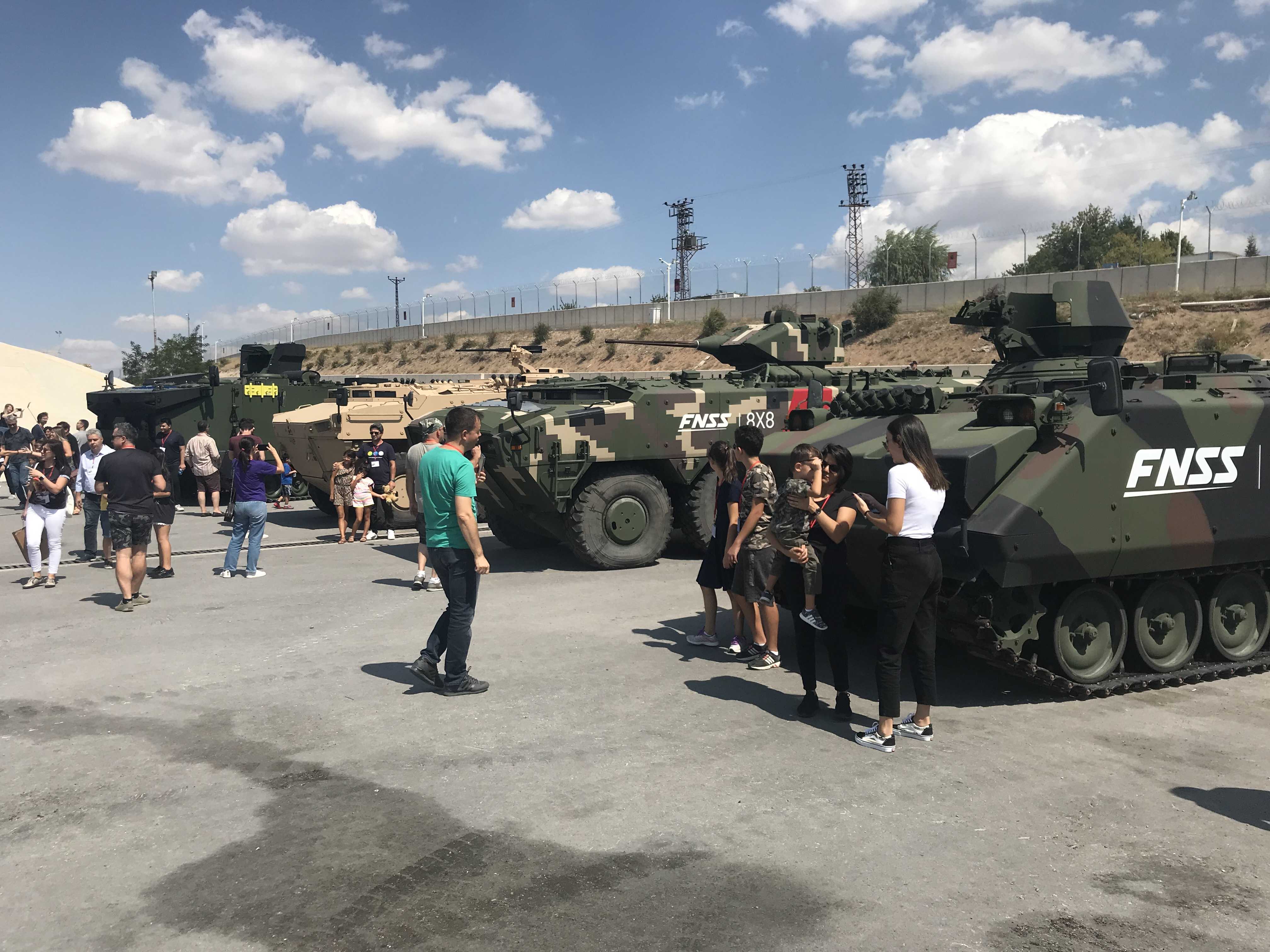 FNSS'ten zırhlı araç gösterisi