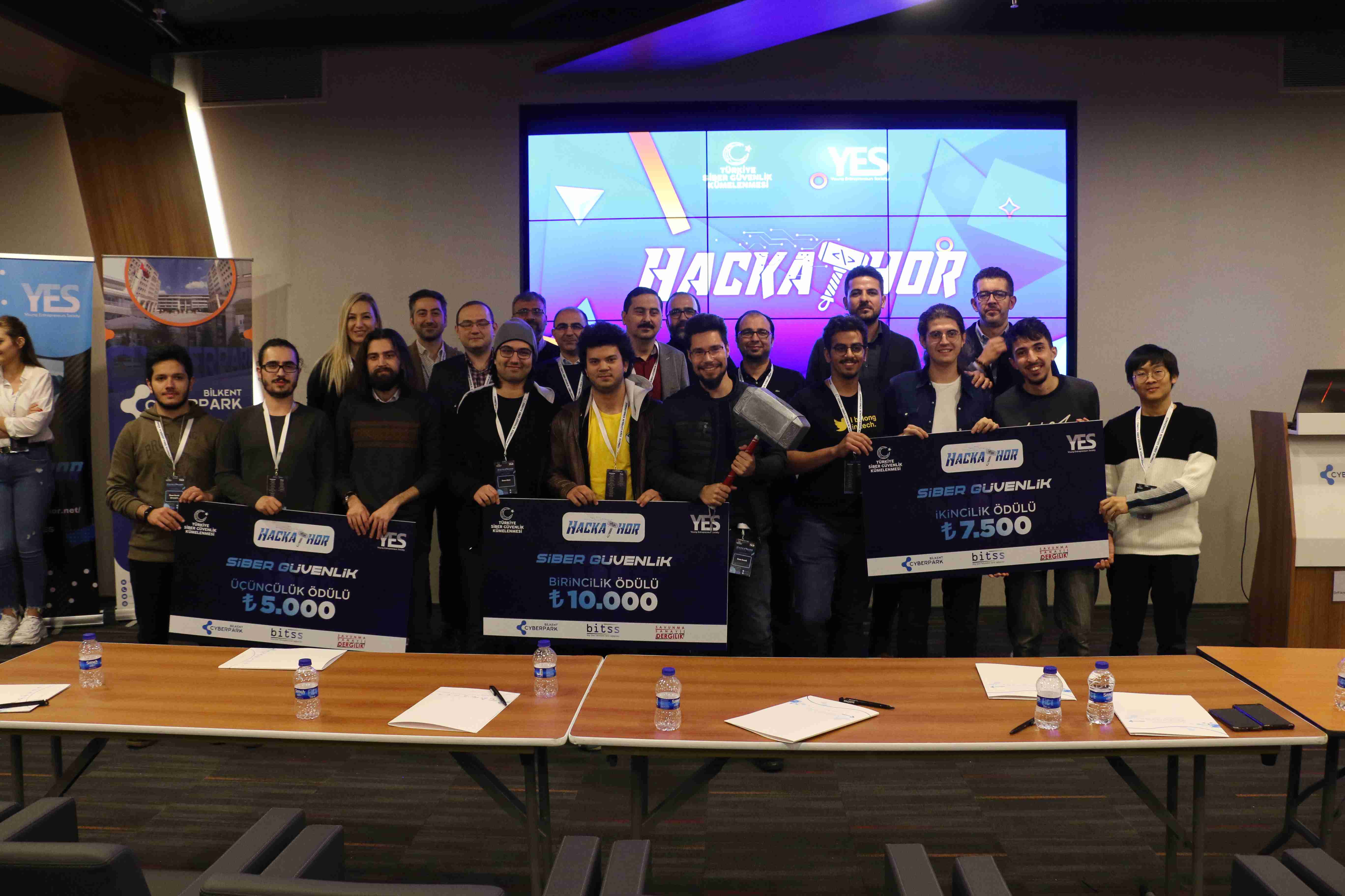 Gençlerin yarıştığı siber güvenlik hackathonu sona erdi