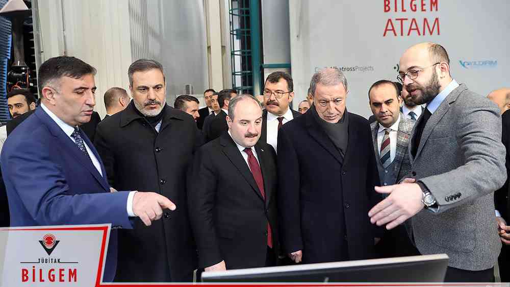 Bakanlar Akar ve Varank ile MİT Başkanı Fidan lazer silahını test etti
