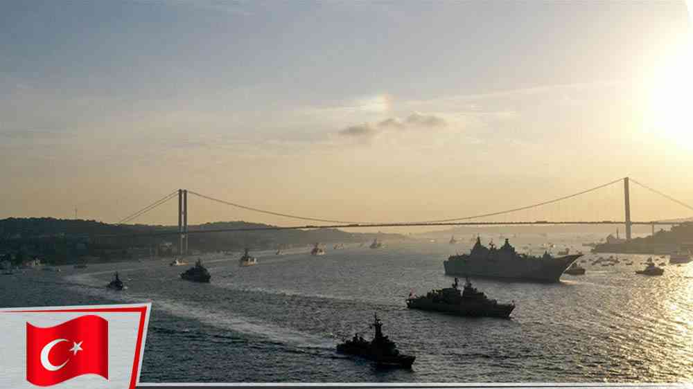 Türk donanması, İstanbul Boğazı’nda resmigeçit gerçekleştirdi